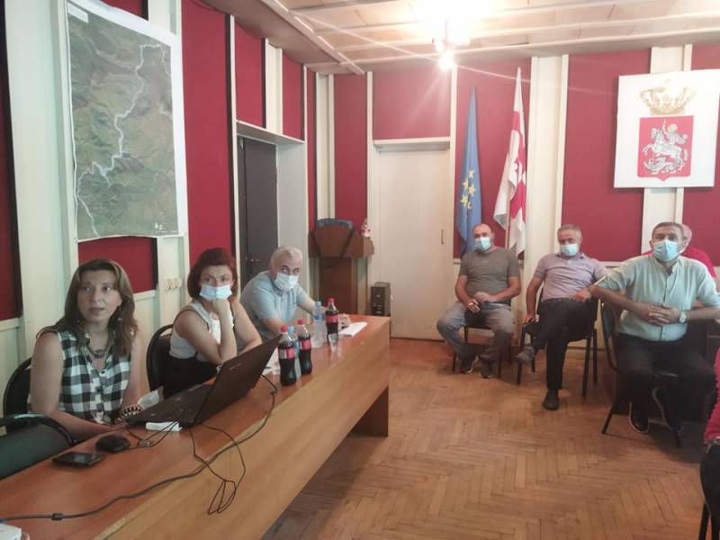 ცაგერის მუნიციპალიტეტში საჯარო რეესტრის ეროვნული ბიუროს თანამშრომლების მიერ ტრენინგი...